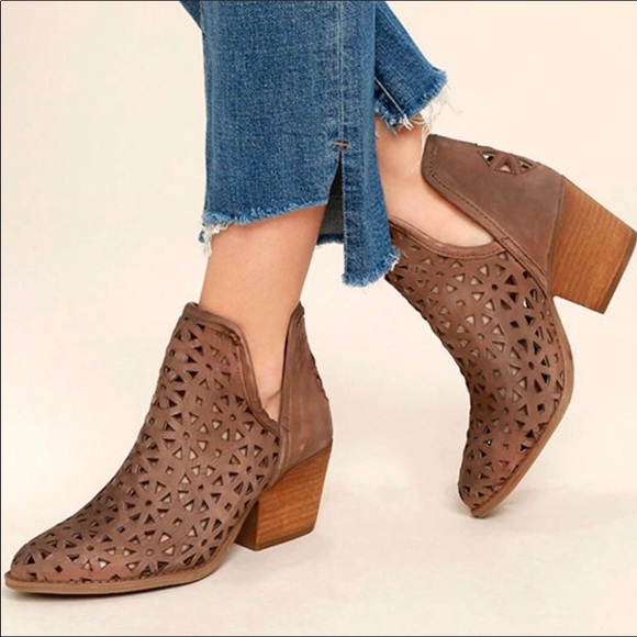 Anthropologie Musse & Cloud Silver Booties Sz 10 - Picture 12 of 12